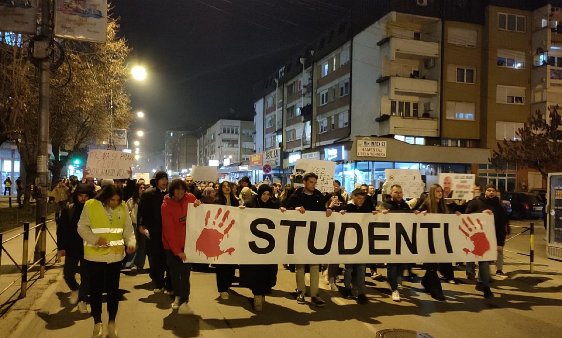 Studenti: Isplatite plate